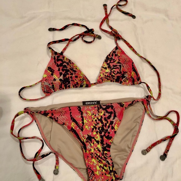DKNY bikini in snakeskin print with vibrant colors - Picture 4 of 10